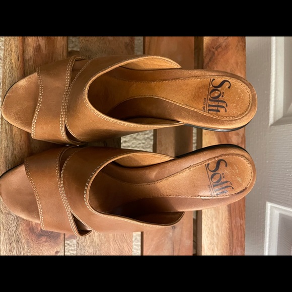 Sofft dark tan leather sandals, size 6, 3.25” heel - Picture 2 of 15